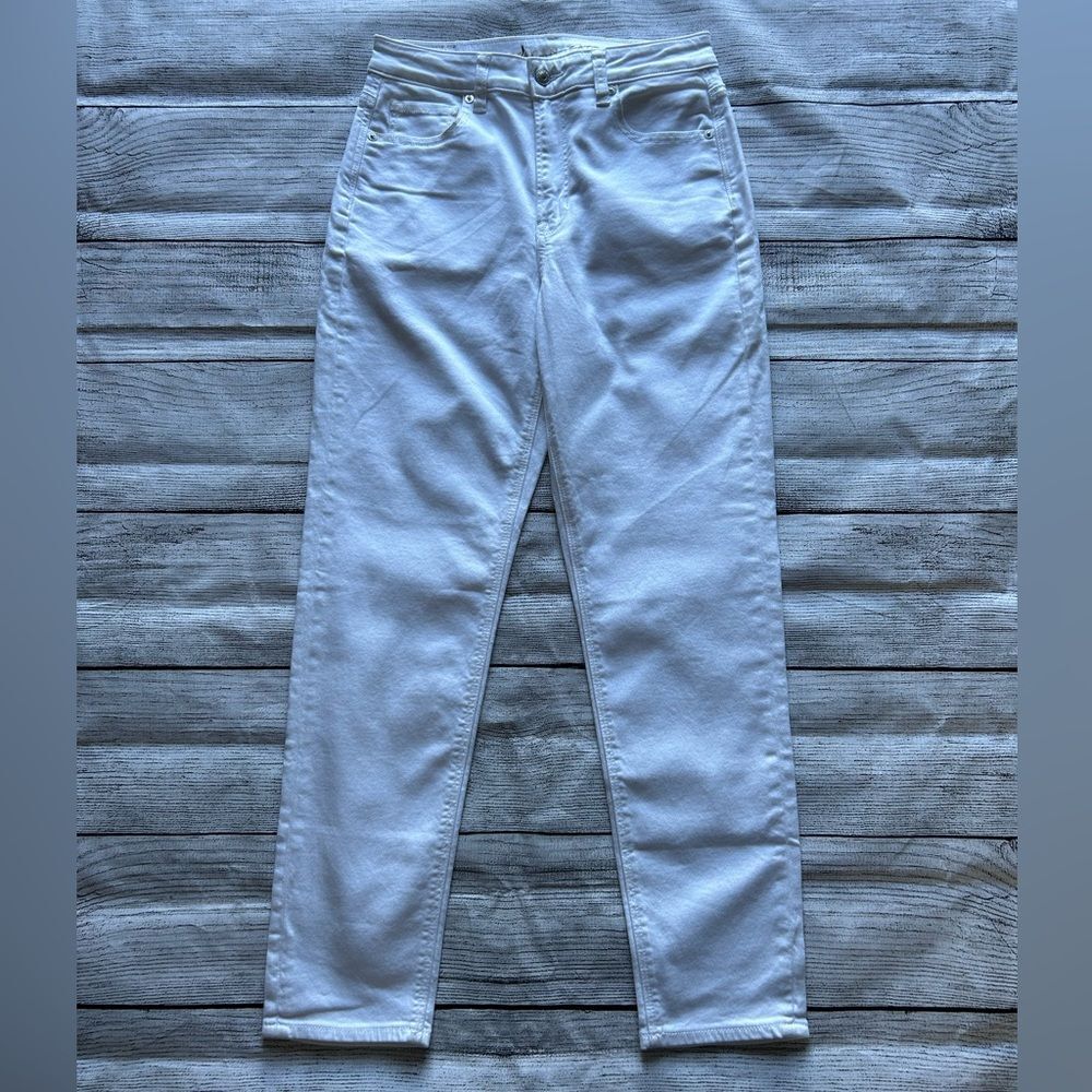 American Eagle Stretch Mom Jean white denim size 2 regular